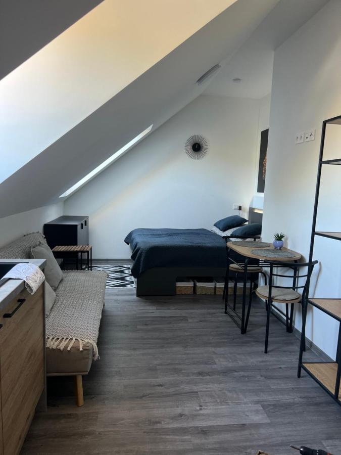 Hobiti Apartman - Frodo แชร์นาฟ โปชูมาวี ภายนอก รูปภาพ